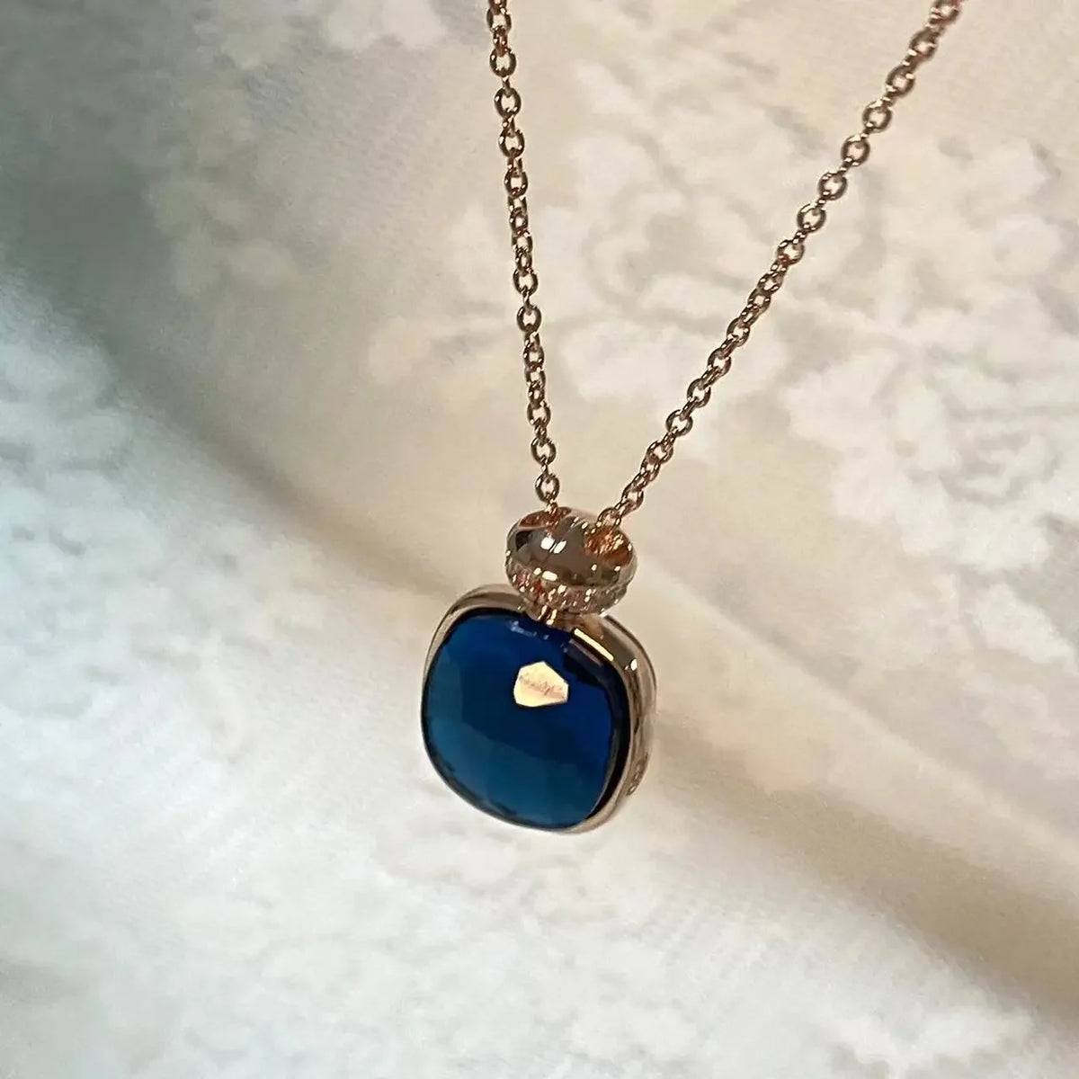 Elegant Light Blue Topaz Perfume Bottle Pendant Necklace for Women Classic  Design Candy Color Fashion Jewelry Gift Idea
